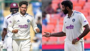IND vs WI: ബുംറയുടെ കൊടും ചതി!! കുല്‍ദീപിന്റെ നേട്ടം തടയാന്‍ ശ്രമം? സംഭവമിങ്ങനെ