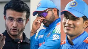 രോഹിത്തിനെ പുറത്താക്കിയതല്ല!! ഞാനും ഇതു നേരിട്ടു, അഗാര്‍ക്കറിനെ പിന്തുണച്ച് ദാദ; കാരണമിങ്ങനെ