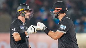 IND vs NZ: മിച്ചെല്‍ മാജിക്ക്!! ഇന്ത്യയെ അടിച്ചൊതുക്കി, രണ്ടാമങ്കം കിവികള്‍ക്ക്