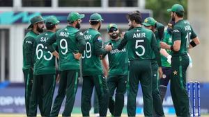 T20 WC 2026: പാകിസ്ഥാൻ പുറത്തായിട്ടില്ല, സെമിയിലെത്താൻ ഇനി മുന്നിൽ ഒരേയൊരു വഴി മാത്രം; സാധ്യതകൾ ഇങ്ങനെ