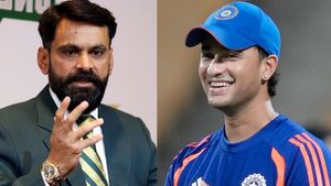 T20 WC 2026: ആമിറിനെ തള്ളി ഹഫീസ്!! അഭിഷേക് കിടിലന്‍ താരം, കോച്ചെങ്കില്‍ ചെയ്യുക ഇങ്ങനെ