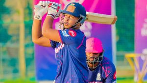 IPL 2026: ആദ്യ ഷോട്ട് പാളി, വൈഭവിനെ നോക്കിച്ചിരിച്ച് ജഡ്ഡു!! പിന്നെ നടന്നതിങ്ങനെ; വീഡിയോ