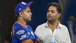 IPL 2026: ഇതെന്ത് ഫീൽഡിംഗ്? മുംബൈ താരങ്ങൾക്കെതിരെ ആഞ്ഞടിച്ച് ആകാശ് അംബാനി, ​ഗ്യാലറിയിൽ രോഷം