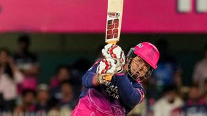 IPL 2026: രാജസ്ഥാൻ റോയൽസ് എന്നാ സുമ്മാവാ! ഓറഞ്ച് ക്യാപ്പ് പട്ടികയിൽ പിങ്ക് പടയോട്ടം, ഏത് ബൗളറും വിറയ്ക്കും