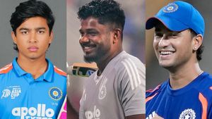 ടീ ഇന്ത്യക്കായി വൈഭവിനൊപ്പം ആര് ഓപ്പണ്‍ ചെയ്യും? സഞ്ജുവോ, അഭിയോ; ടോപ്പ് 5 ഇങ്ങനെ!!