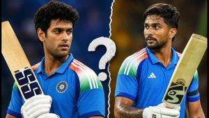 മിർപ്പൂരിൽ ഇന്ത്യയുടെ ആറാം നമ്പർ ആര്? ശിവം ദുബെയോ നിതീഷ് കുമാർ റെഡ്ഡിയോ?