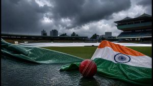 കൊളംബോ ടെസ്റ്റ്: മഴ ഭീഷണിയിൽ ഇന്ത്യ; WTC പോയിന്റുകൾ നിലനിർത്താൻ ഗില്ലിന്റെ തന്ത്രങ്ങൾ മാറുമോ?