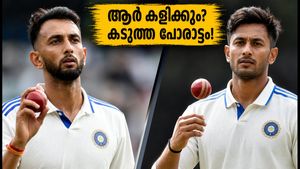 കൊളംബോ ടെസ്റ്റ്: പ്രസീദ് കൃഷ്ണയോ ആഖിബ് നബിയോ? ഇന്ത്യയുടെ പ്ലേയിങ് ഇലവനിൽ ആര് ഇടംപിടിക്കും?