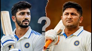 ഗാല്ലെ ടെസ്റ്റ്: മൂന്നാം നമ്പറിൽ ആര്? പടിക്കലിന്റെ ക്ലാസിക് ശൈലിയോ സർഫറാസിന്റെ ആക്രമണമോ?