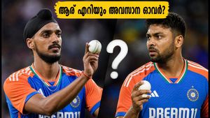 ദില്ലി ടി20: ഡെത്ത് ഓവറിൽ ഇന്ത്യയുടെ തുറുപ്പുചീട്ട് ആര്? അർഷ്ദീപും ആവേശ് ഖാനും തമ്മിൽ കടുത്ത പോരാട്ടം
