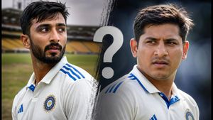 ഗാൾ ടെസ്റ്റ്: പടിക്കലോ സർഫറാസോ? ഇന്ത്യയുടെ പ്ലേയിംഗ് ഇലവനിൽ ആര് ഇടംപിടിക്കും?