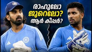 ഇന്ത്യ-വിൻഡീസ് ഏകദിനം: രാഹുലോ ജുറെലോ? വിക്കറ്റ് കീപ്പിംഗിലെ ആ സസ്പെൻസ് തുടരുന്നു, നിർണായക തീരുമാനം ഉടൻ!