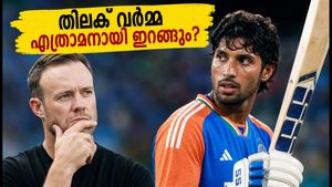 തിലക് വർമ്മ എത്രാമനായി ക്രീസിലെത്തും? ഡൽഹി ടി20യിൽ ഇന്ത്യയെ ആശങ്കയിലാക്കി എബി ഡിവില്ലിയേഴ്സിന്റെ ചോദ്യം