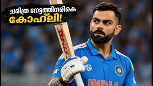 കാര്യവട്ടത്ത് ചരിത്രം കുറിക്കാൻ കോഹ്‌ലി; 15,000 റൺസ് എന്ന മാന്ത്രിക സംഖ്യയിലേക്ക് ഇനി 59 റൺസ് മാത്രം!
