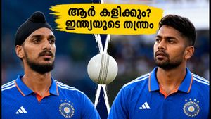 ഏഷ്യൻ ഗെയിംസ് സെമി: ഇന്ത്യയുടെ ബൗളിംഗ് തന്ത്രം; ആവേശ് ഖാനോ മുകേഷ് കുമാറോ? ആര് കളിക്കും?