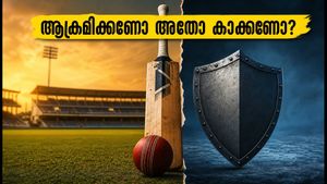 ഇൻഡോർ പവർപ്ലേ: ഇന്ത്യയുടെ തന്ത്രം എന്ത്? ആക്രമണമോ അതോ വിക്കറ്റ് കാത്തുള്ള കളിയോ?