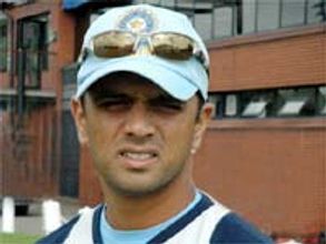 మొహాలీ టెస్ట్‌లో ద్రావిడ్‌ సెంచరీ