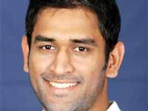 ధోనీ వీరూల మధ్య కోల్డ్ వార్