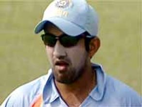 గంభీర్ కు గాయం: ఇంటి ముఖం