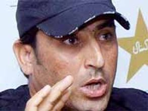 పాకిస్తాన్ కెప్టెన్, కోచ్ లపై వేటు