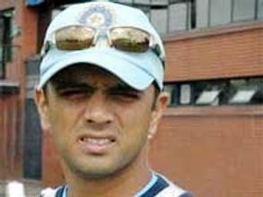 అహ్మదాబాద్ టెస్టు: ద్రవిడ్ సెంచరీ