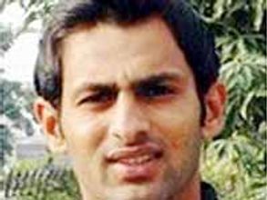 అయేషాపై కోర్టుకెక్కనున్న షోయబ్