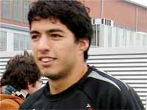 క్వార్టర్ ఫైనల్లోకి దూసుకెళ్ళిన ఉరుగ్వే