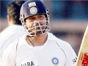 వేయి పరుగుల మైలు రాయి దాటిన సచిన్ టెండూల్కర్