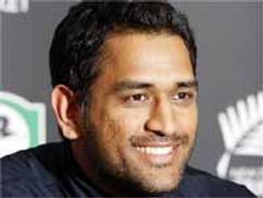 బాలీవుడ్ నటి బిపాసా బసును రక్షించిన మహేంద్ర సింగ్ ధోనీ