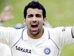 జహీర్ ఖాన్, బజ్జీ సత్తా: 350 పరుగులకు కివీస్ అవుట్