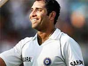 హైదరాబాదు అభిమానులను నిరాశపరిచిన సచిన్, లక్ష్మణ్