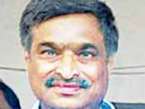 హెచ్ సిఎలో మరోసారి చిచ్చు: కార్యదర్శి చలపతికి కష్టాలు