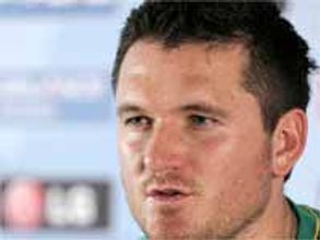 ఇండియాకు చేరుకున్న దక్షిణాఫ్రికా కెప్టెన్ గ్రేమ్ స్మిత్, ఆయన కంపెనీ