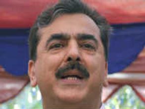 మొహాలీ చేరుకున్న పాకిస్తాన్ ప్రధాని యూసుఫ్ రజా గిలానీ