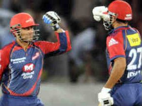 వీరూ అద్భుత సెంచరీ: డేర్ డెవిల్స్ చేతిలో దక్కన్ ఛార్జర్స్ పరాజయం