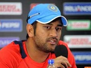 ఓటమికి బాధ్యత నాదే: ఎంఎస్ ధోని, ఒక మ్యాచ్ నిషేధం