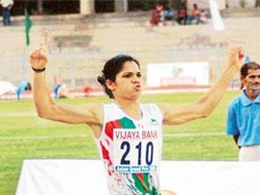 పింకీని సస్పెండ్ చేసిన రైల్వే: రేప్ కేసులో అరెస్టు