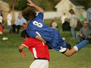 ఆటలో పుట్‌బాల్ ఆటగాడు మహేశ్ తాపా పైలోకాలకు
