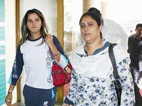 మేనేజర్‌గా సానియా మిర్జా తల్లి, వివరణ కోరిన ఐఓఏ