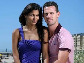 నాలుగేళ్లుగా డేటింగ్: భారత్ మోడల్‌ను పెళ్లాడిన టెయిట్