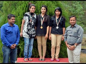 ఫాతిమా, షమిత్‌లకు స్వర్ణాలు: గగన్ స్ఫూర్తి (పిక్చర్స్)