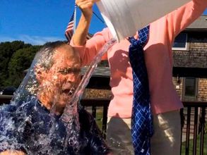 లేడీ గాగా.. 'ఐస్ బకెట్'లో సెలబ్రిటీలు: సోనాక్షి ట్విస్ట్