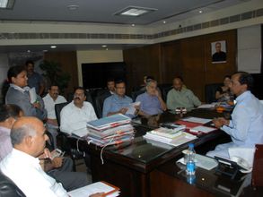 నాకు అన్యాయం: కెసిఆర్‌తో హేమలత మొర (ఫొటో)