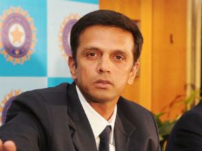 అదెప్పుడో.., ఇలాంటివి కాదని: సచిన్ బాంబుపై ద్రావిడ్