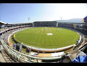 హుదూద్ ఎఫెక్ట్: వైజాగ్ వన్డే డబ్బులు తిరిగి ఇస్తున్నారు