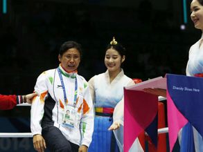 సరితా దేవి వివాదం: భర్త, కోచ్‌లకు షోకాజ్ జారీ