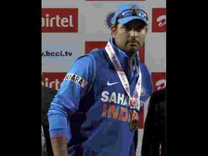 అతడు ఉన్నాడుగా.. మళ్లీ ప్రపంచ కప్ మనదే: ధోనీపై యువీ ప్రశంసలు