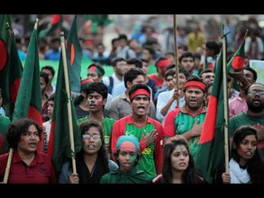 ధోని పిలుపు: మెల్‌బోర్న్‌లో అభిమానుల కోలాహలం.... అంతా త్రివర్ణమయం