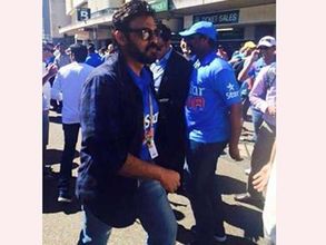 సెమీ పైనల్: సిడ్నీలో సచిన్‌తో కలిసి మ్యాచ్‌ని వీక్షించిన హీరో వెంకటేష్
