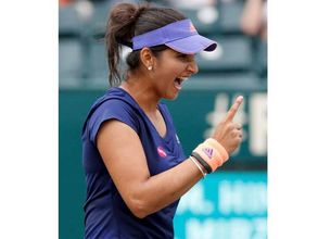 రికార్డు: టెన్సిస్ డబుల్స్‌లో హైదరాబాదీ సానియా నెంబర్ వన్